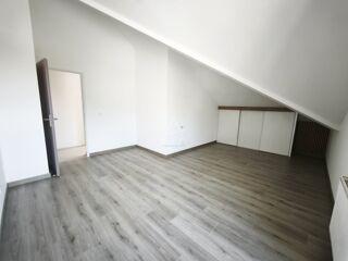  Appartement à louer 4 pièces 95 m²