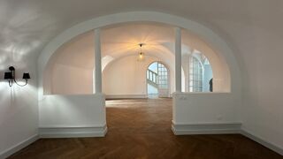  Appartement � louer 4 pi�ces 145 m�