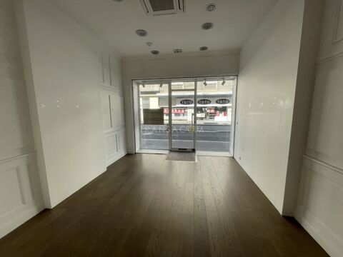 Local commercial 1880 37000 Tours