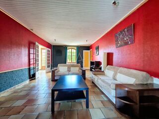  Maison  vendre 15 + pices 575 m