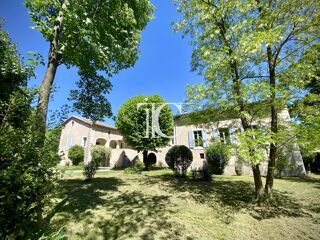  Villa à vendre 15 + pièces 266 m²