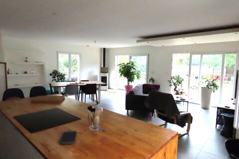   Maison Maison - 5 pi�ce(s) - 135 m�