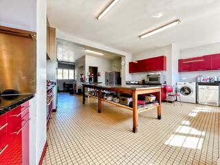  Immeuble à vendre 15 + pièces 1000 m²