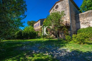  Villa � vendre 15 + pi�ces 379 m�