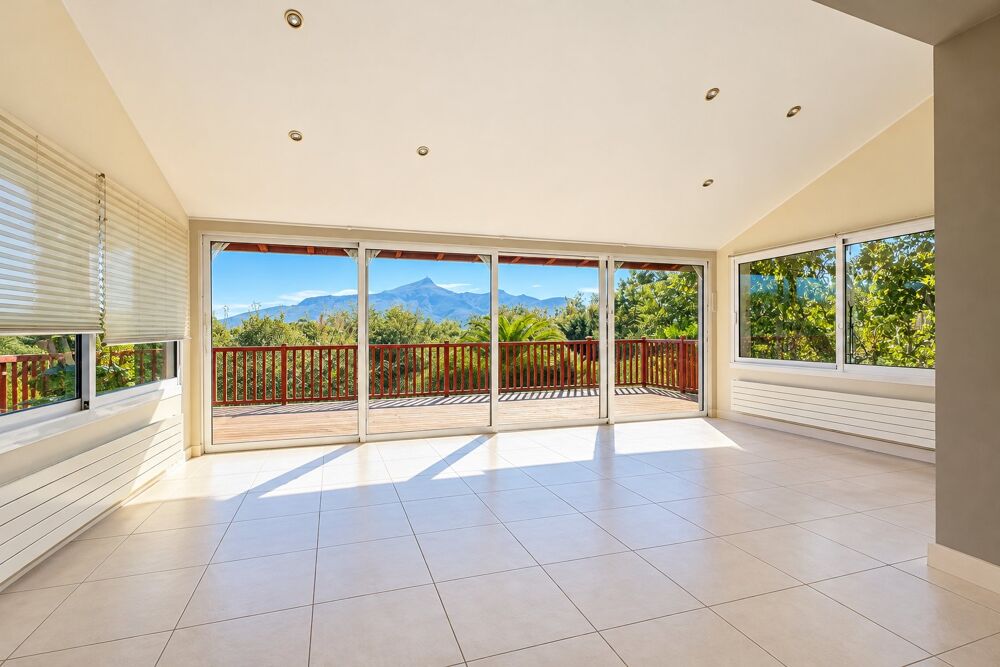 à vendre  Villa Urrugne (64122)
