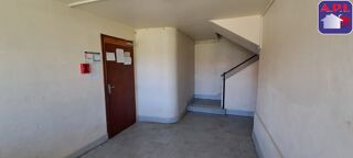 Immeuble � vendre 585 m�
