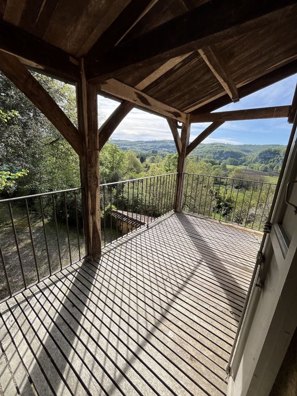 à vendre  Maison Saint-Léon-sur-Vézère (24290)