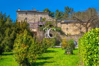  Villa � vendre 8 pi�ces 302 m�