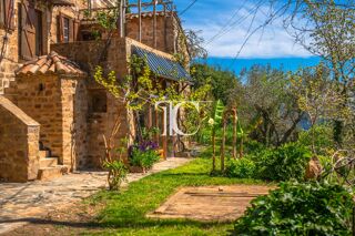  Villa  vendre 11 pices 275 m