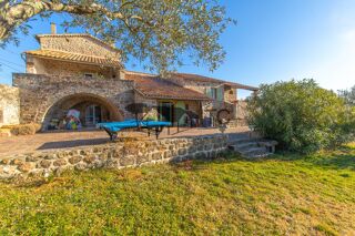  Villa  vendre 9 pices 286 m