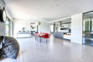  Maison  vendre 11 pices 300 m