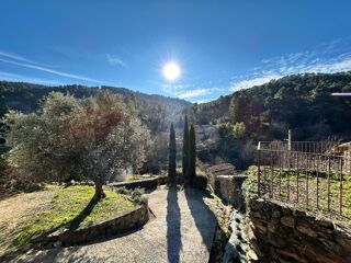  Villa  vendre 6 pices 220 m