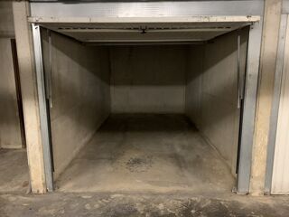  Parking / Garage � louer 1 pi�ce 
