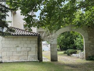  Villa à vendre 15 + pièces 330 m²