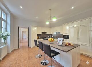  Appartement � vendre 6 pi�ces 220 m�