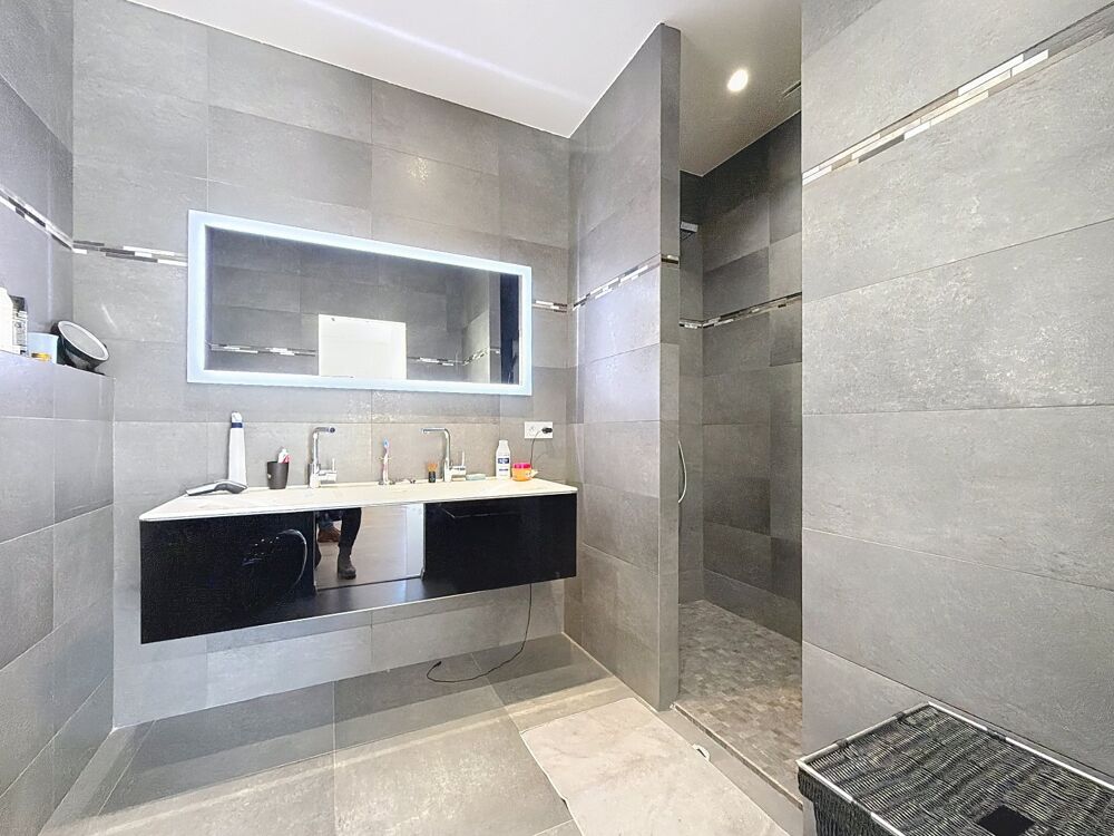 � vendre  Maison Gilette (06830)