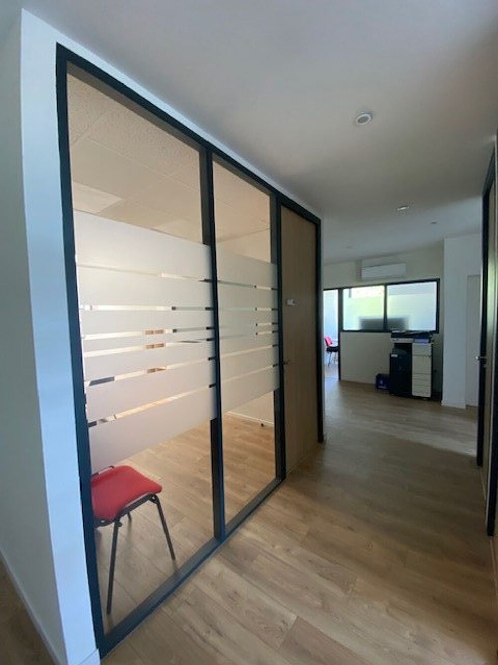   Bureau 