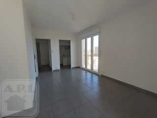  Appartement à louer 2 pièces 33 m²