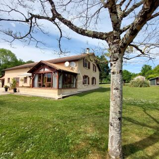 Maison 8 pièces 195 m² · à Grignols · 195 m² · 315 000 €