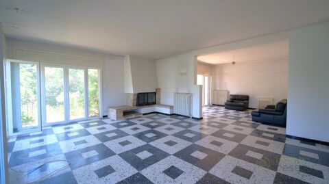   Appartement à rénover Appartement - 5 pièce(s) - 122 m²
