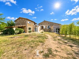  Villa à vendre 15 + pièces 253 m²
