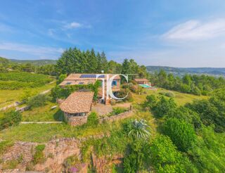  Villa  vendre 8 pices 301 m