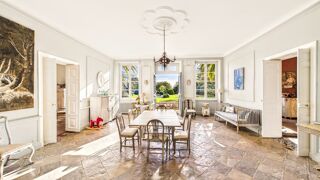  Villa  vendre 13 pices 700 m