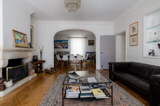  Maison à vendre 12 pièces 241 m²