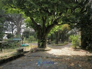  Villa  vendre 8 pices 305 m