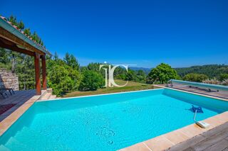  Villa � vendre 8 pi�ces 301 m�