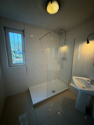  Appartement à louer 3 pièces 78 m²