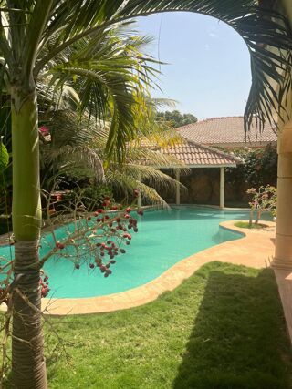  Maison � vendre 4 pi�ces 200 m� Ngaparou