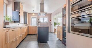  Maison � vendre 10 pi�ces 305 m�