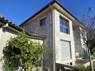  Maison  vendre 8 pices 195 m