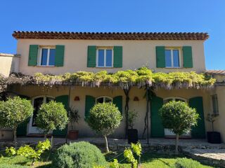  Villa  vendre 8 pices 230 m