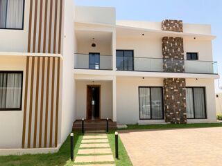  Maison � vendre 6 pi�ces 324 m� Nguerigne