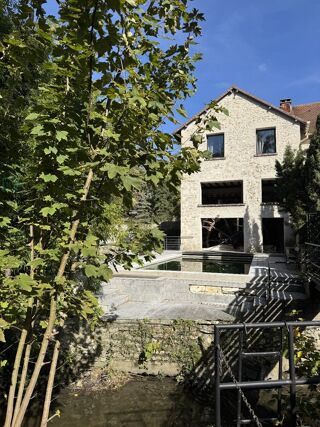  Villa � vendre 15 + pi�ces 700 m�