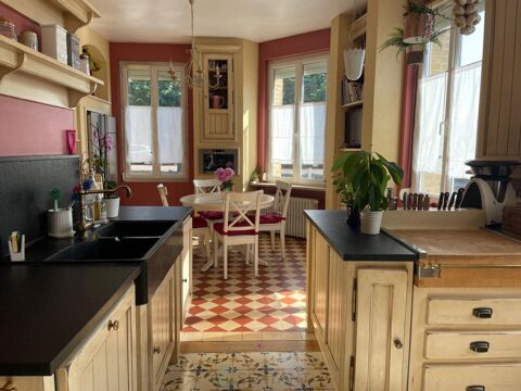   Maison de caract�re Maison - 8 pi�ce(s) - 235 m�