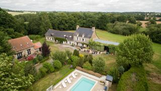  Villa à vendre 15 + pièces 492 m²