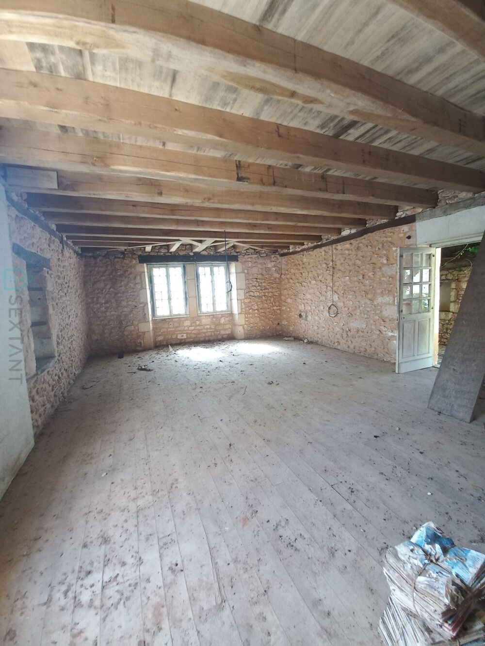 à vendre  Maison Saint-Léon-sur-Vézère (24290)