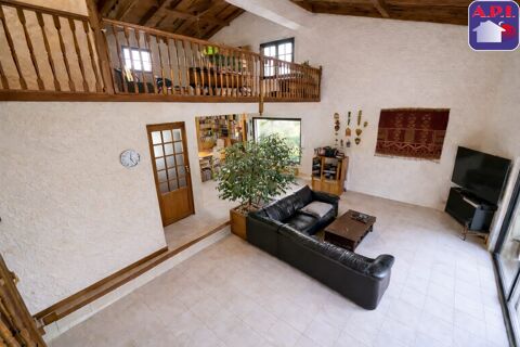   Maison Villa - 6 pi�ce(s) - 272 m�