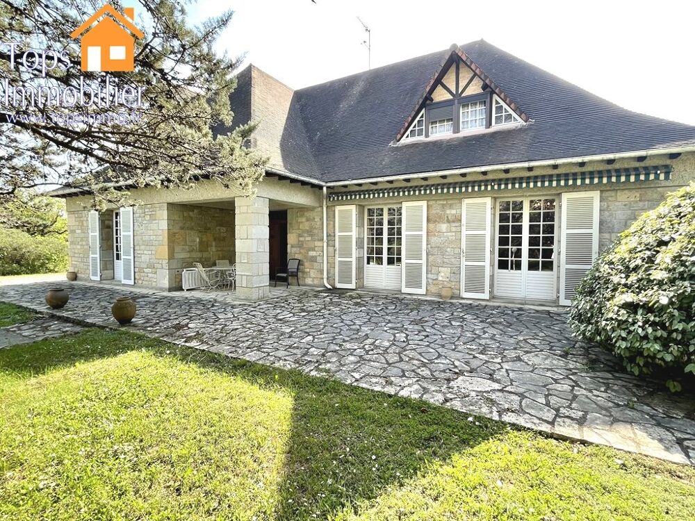 Maison 10 pièces 228 m² · à Villefranche de Rouergue · 228 m² · 336 000 €