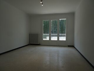 Appartement à louer 3 pièces 61 m²