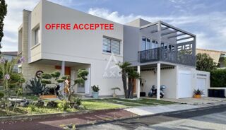 Maison - 7 pièce(s) - 244 m²