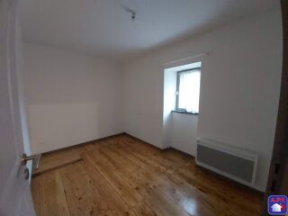  Appartement à louer 4 pièces 82 m²
