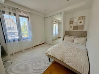  Villa  vendre 9 pices 310 m