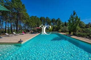  Villa à vendre 15 + pièces 326 m²
