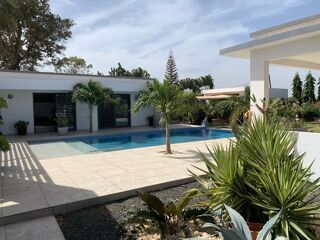  Maison � vendre 4 pi�ces 300 m� Nguerigne