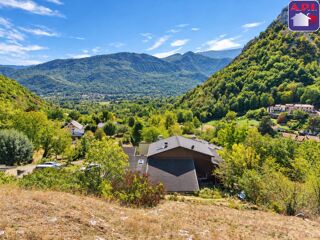 Maison 8 pièces 289 m² · à Tarascon sur Ariege · 289 m² · 299 000 €