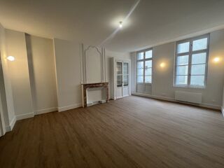  Appartement à louer 3 pièces 80 m²
